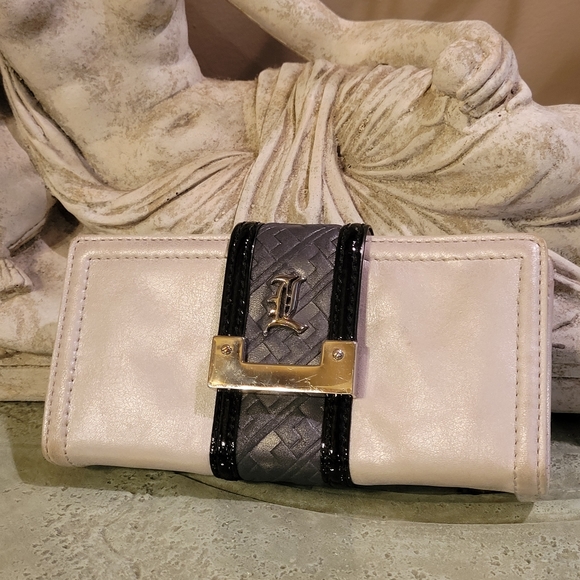 L.A.M.B. by Gwen Stefani Frosted Iridescent Clutch Wallet Luxury Designer #484 - Picture 5 of 16